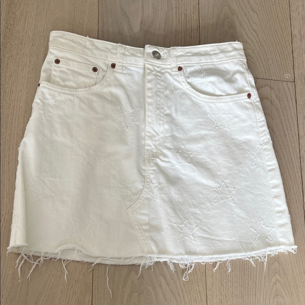 Zara White Mini Skirt with Star Detail